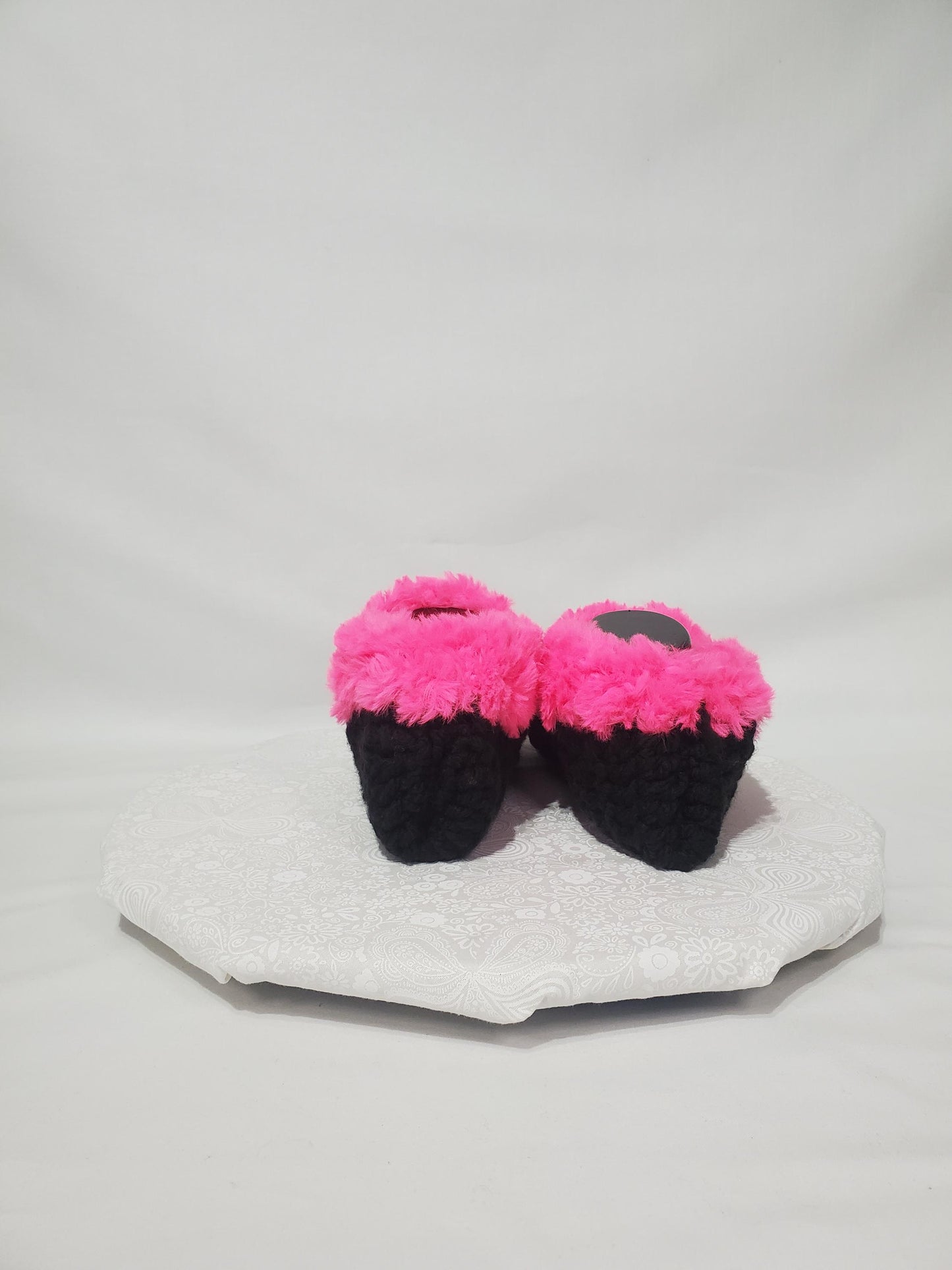 Item S4: Black slippers with pink fur, made with 100% acrylic chunky yarn, Women's size 9/10