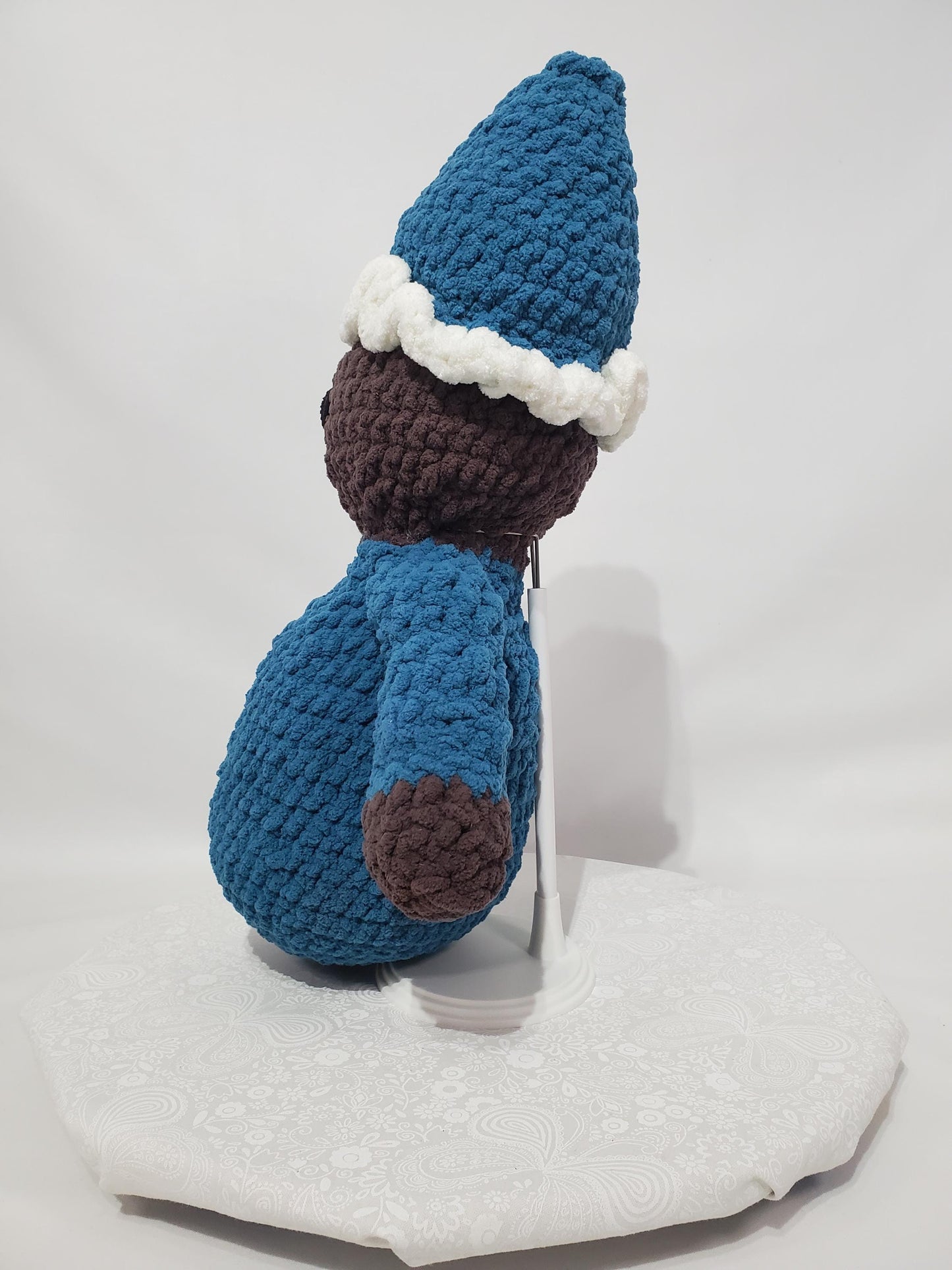 T17: Crochet Sleepy Doll, made with soft blanket yarn (100% acrylic yarn), approx. 16 in tall