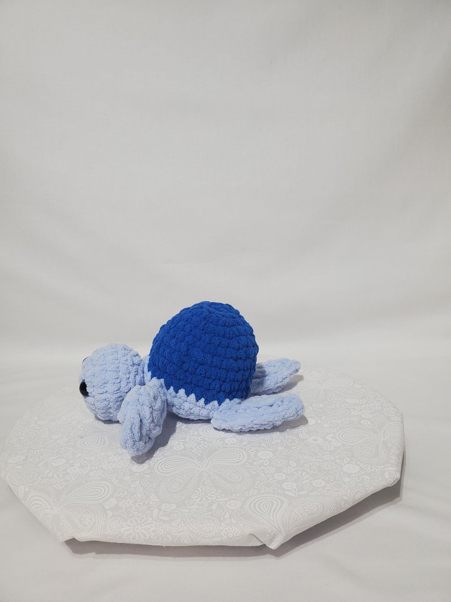 T20: Crochet Turtle Plushy / Stuffy, blue, made with soft blanket yarn (100% Polyester) and safety eyes, approx. 10" x 5" x 10"
