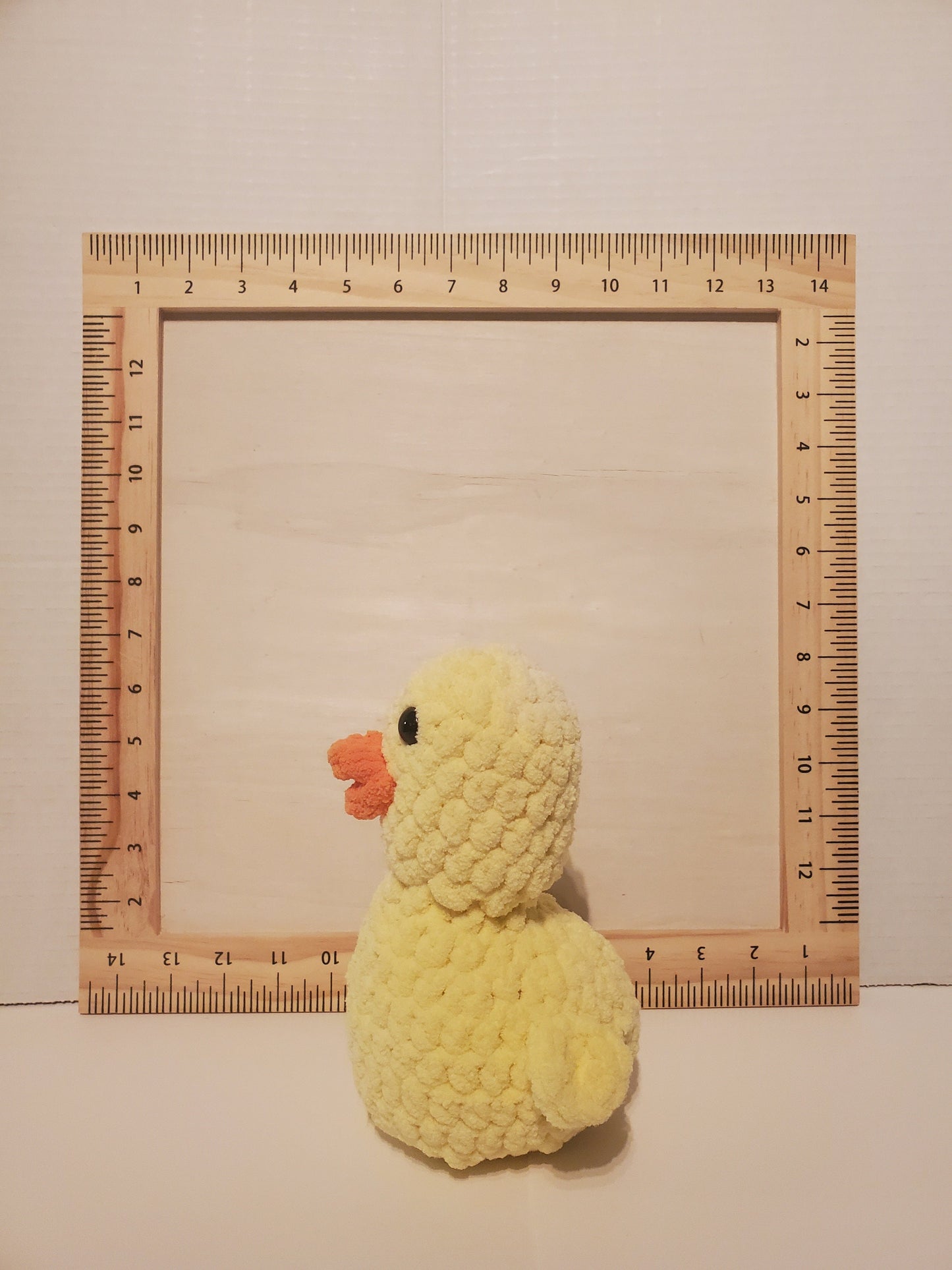 D5: Crochet stuffed animal chick /duck yellow, made with soft blanket yarn (100% Polyester) and safety eyes