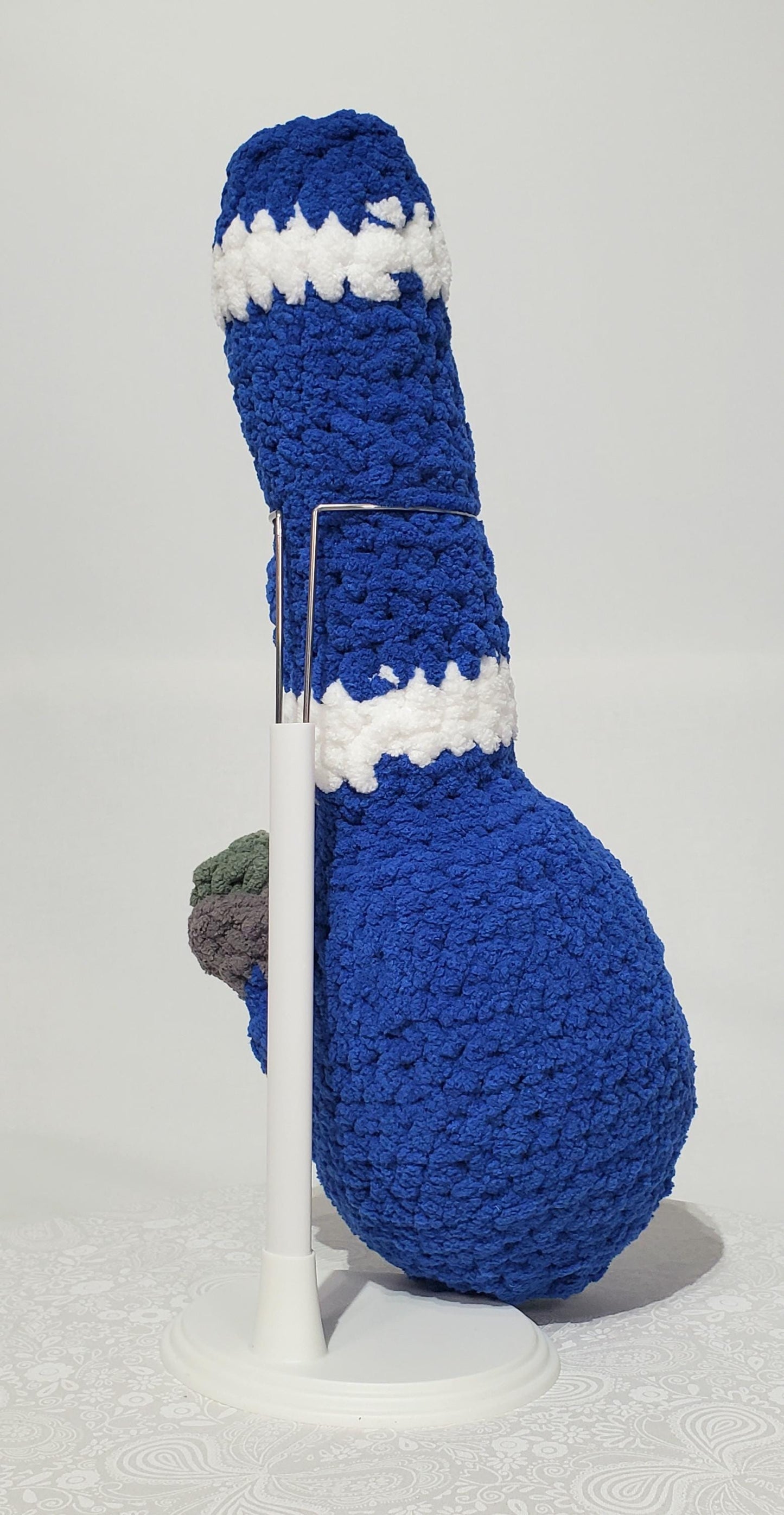 B9: Crochet Bong, Blue and white, made with 100% polyester, soft blanket yarn, approx. 14" x 5", 7 oz