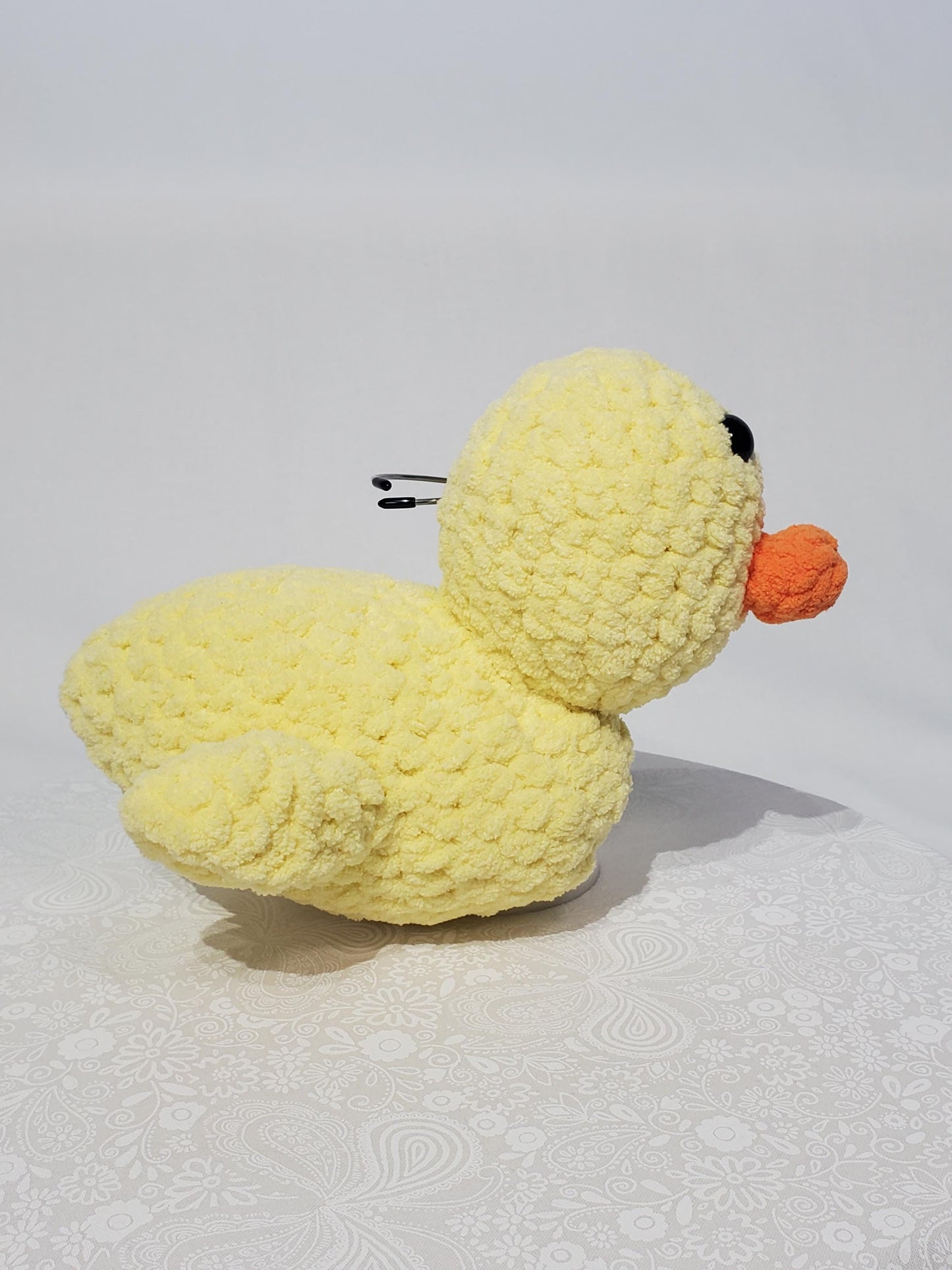 D6: Crochet stuffed animal duck, made with soft blanket yarn (100% polyester) and safety eyes