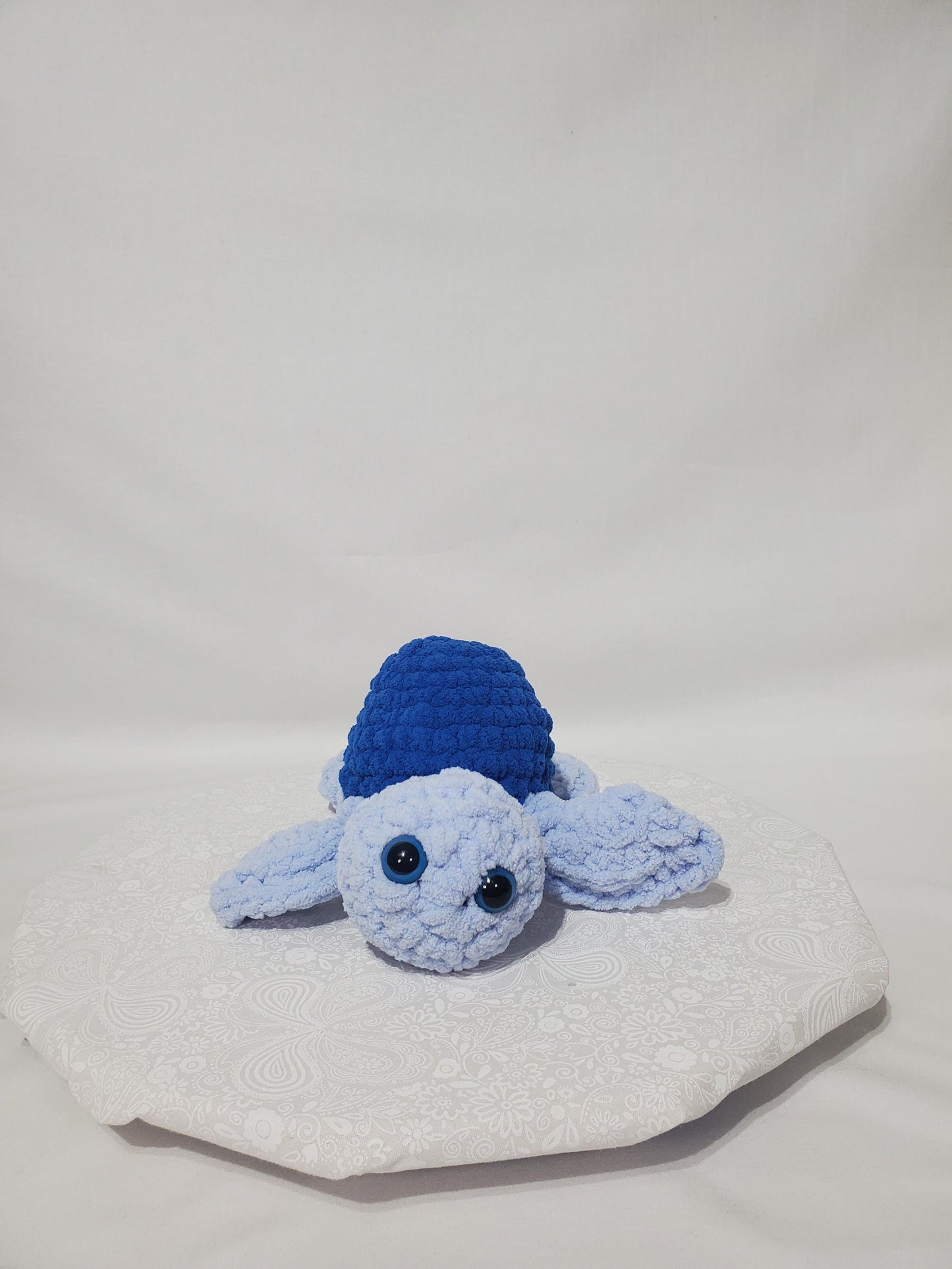 T20: Crochet Turtle Plushy / Stuffy, blue, made with soft blanket yarn (100% Polyester) and safety eyes, approx. 10" x 5" x 10"