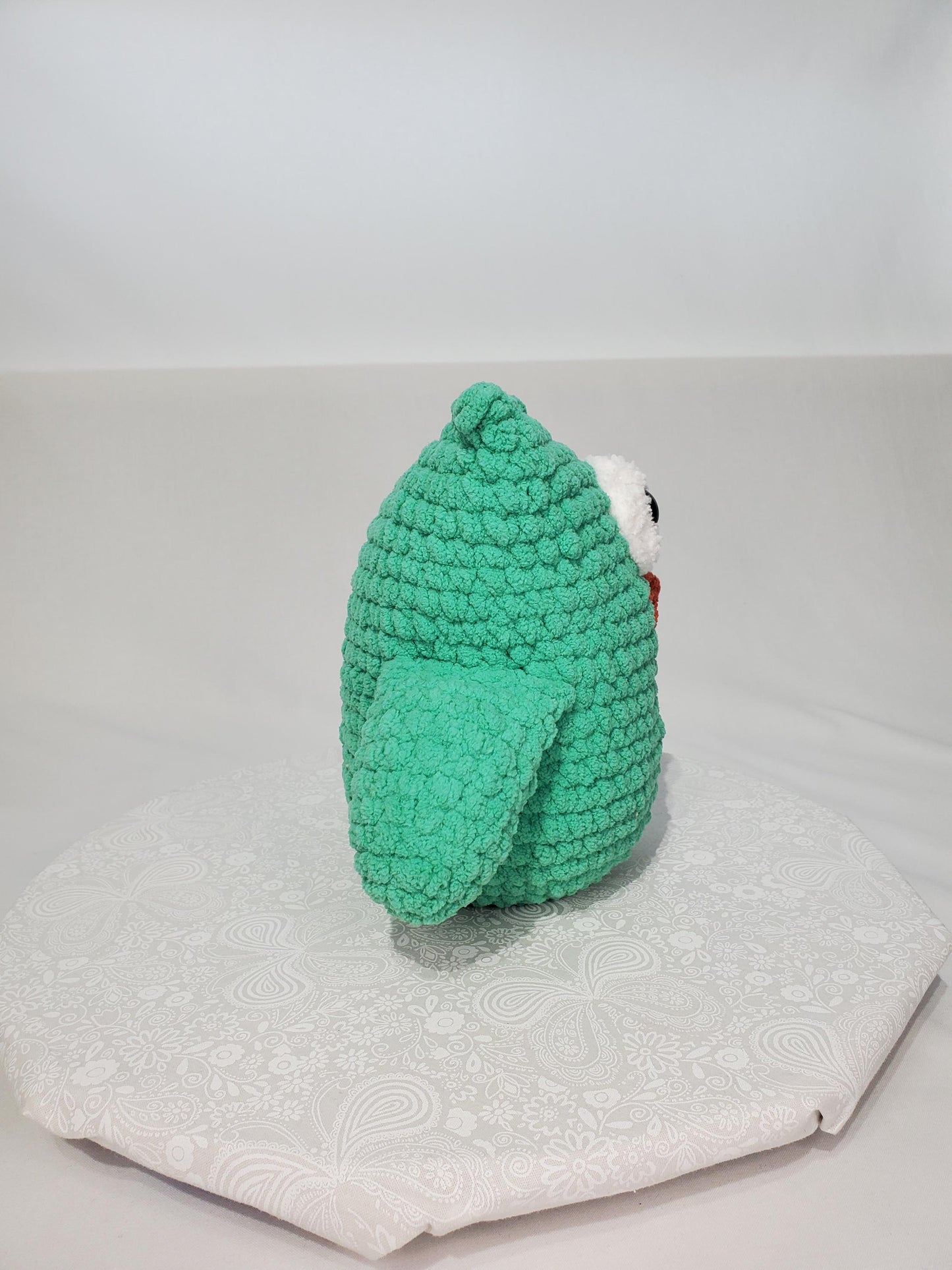 Crochet stuffed animal owl, teal, made with soft blanket yarn (100% Polyester) and safety eyes, approximately 10 inches tall