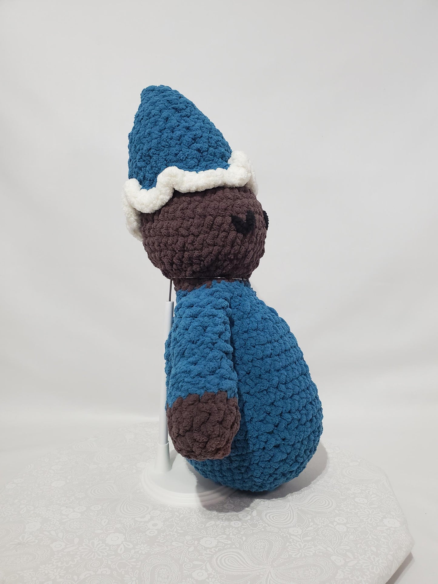 T17: Crochet Sleepy Doll, made with soft blanket yarn (100% acrylic yarn), approx. 16 in tall