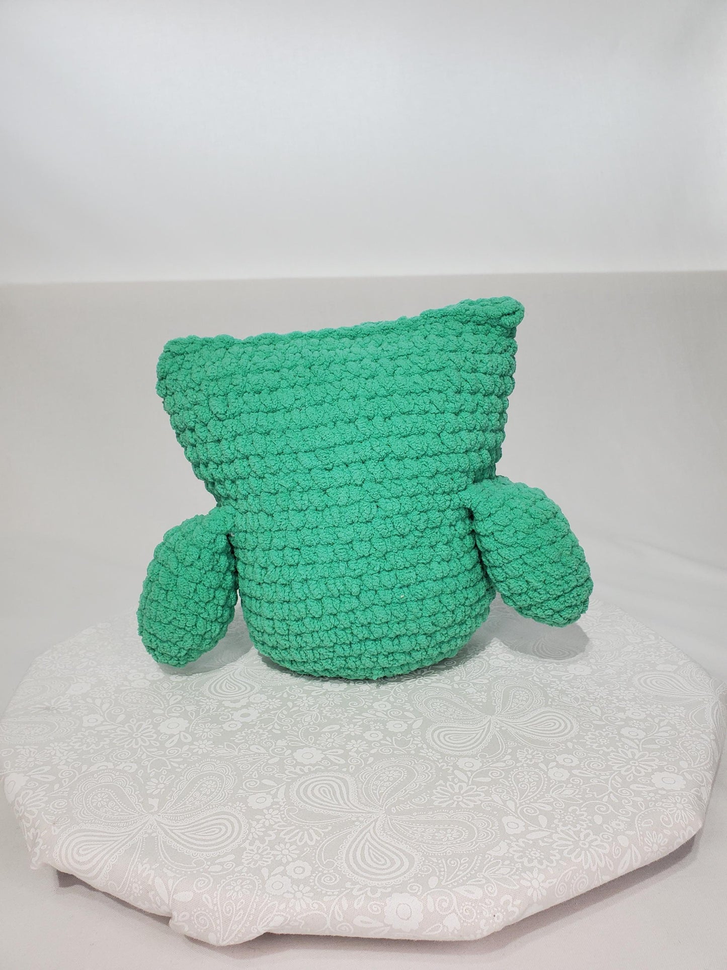 Crochet stuffed animal owl, teal, made with soft blanket yarn (100% Polyester) and safety eyes, approximately 10 inches tall