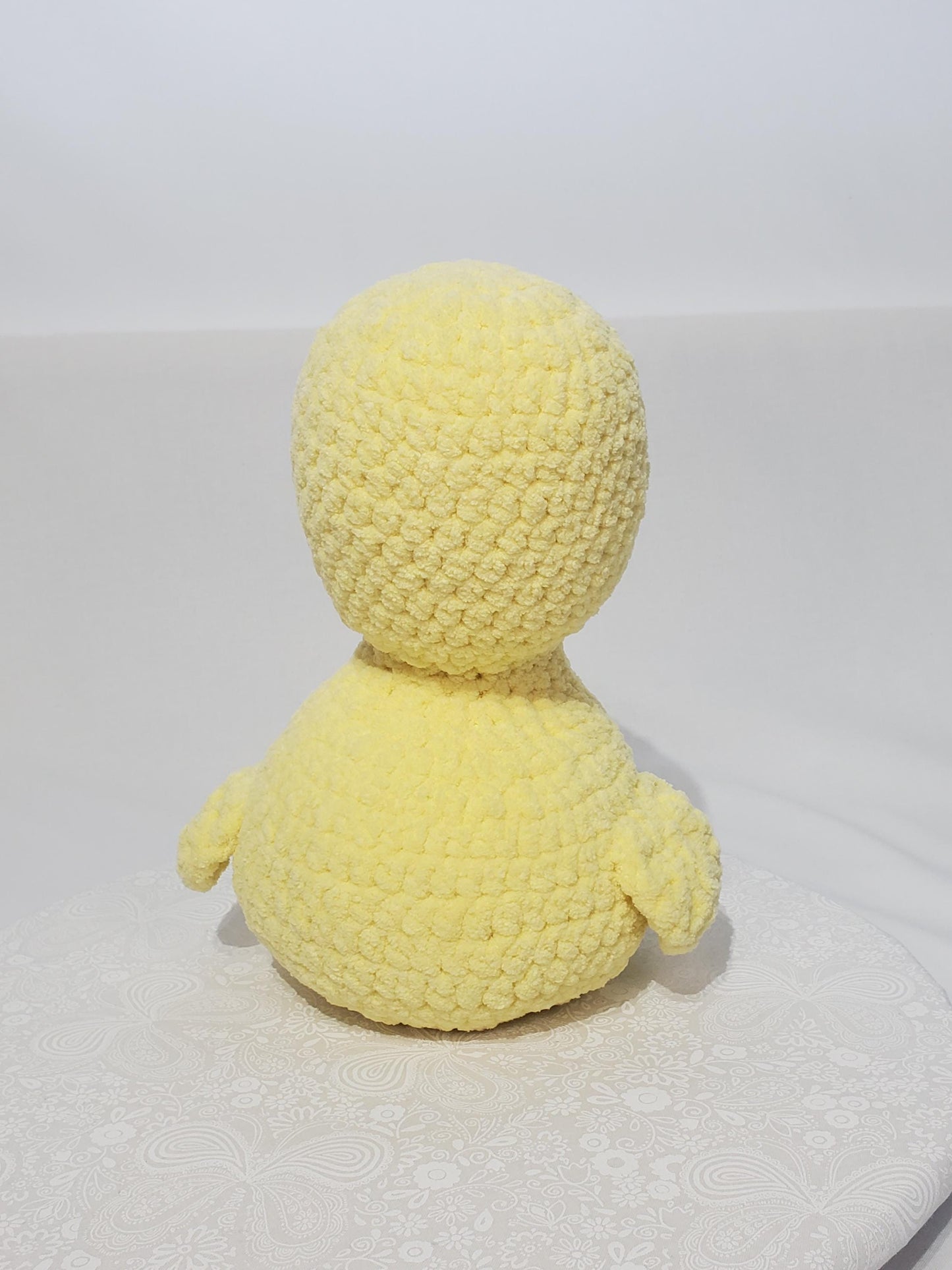 D1: Crochet duck / chick stuffed animal, made with soft blanket yarn (100% Polyester) and safety eyes