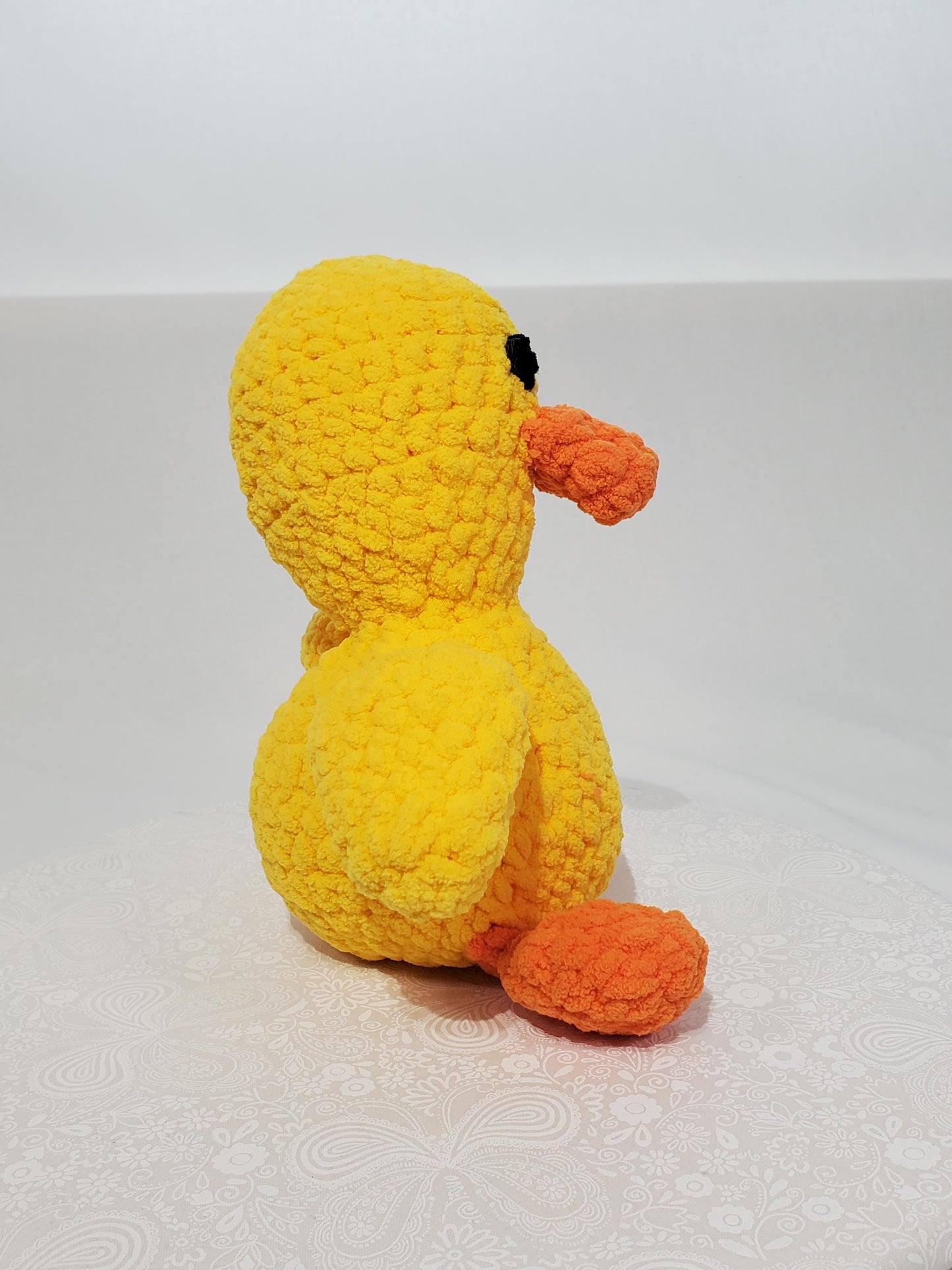 D2: Crochet duck stuffed animal, yellow, made with soft blanket yarn (100% Polyester) and safety eyes
