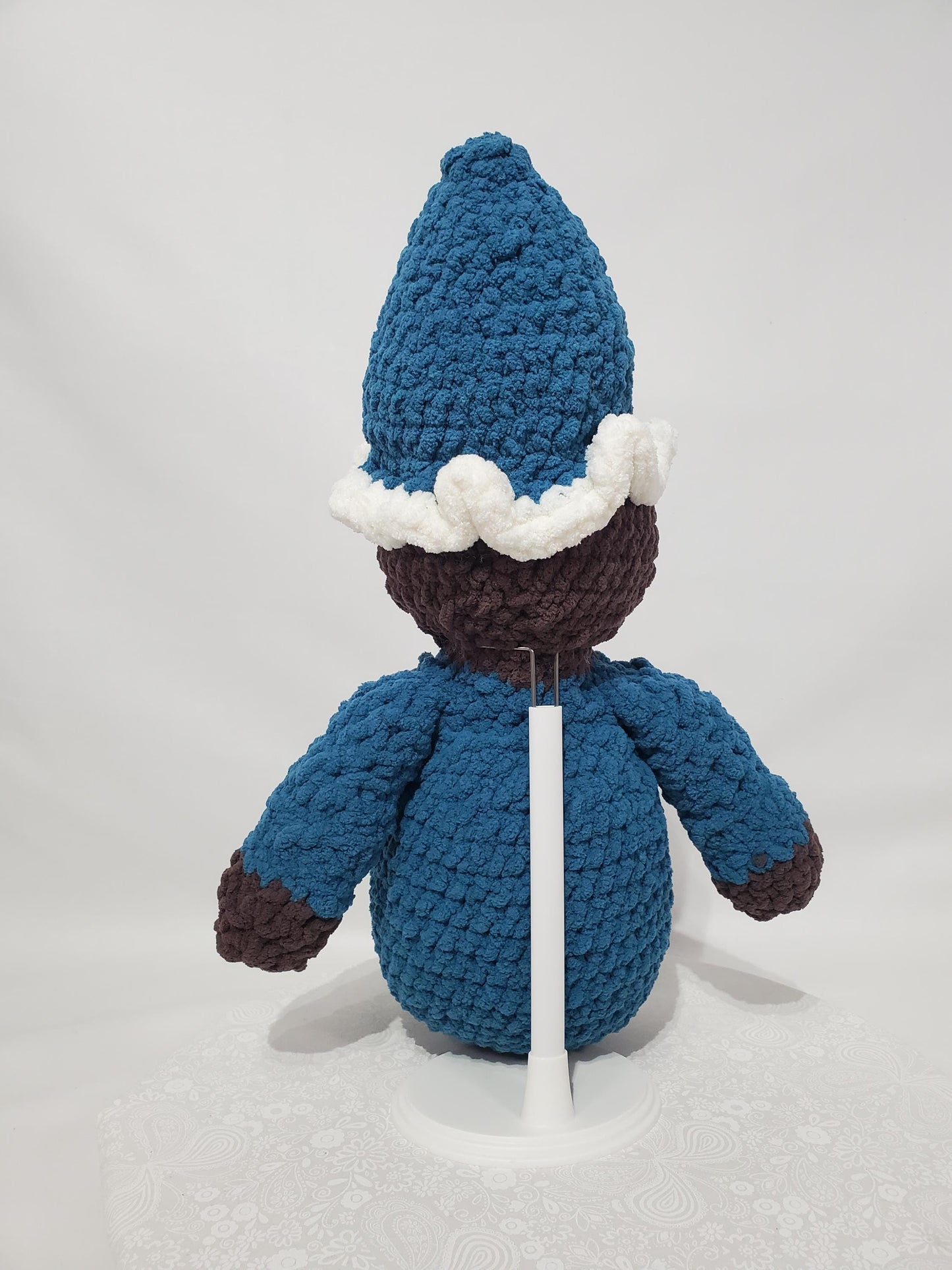 T17: Crochet Sleepy Doll, made with soft blanket yarn (100% acrylic yarn), approx. 16 in tall