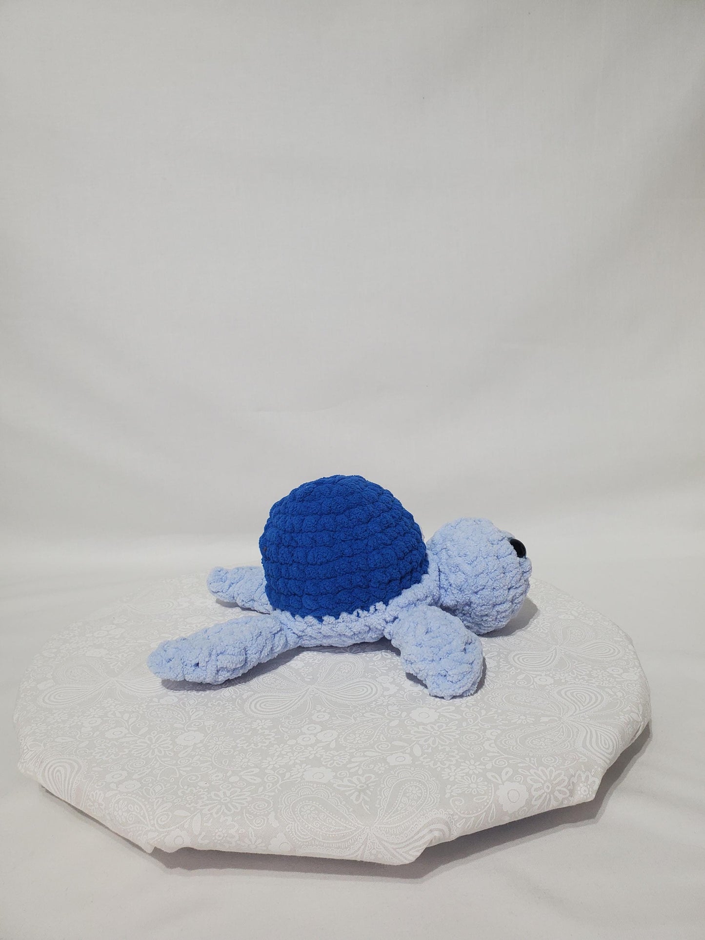 T20: Crochet Turtle Plushy / Stuffy, blue, made with soft blanket yarn (100% Polyester) and safety eyes, approx. 10" x 5" x 10"