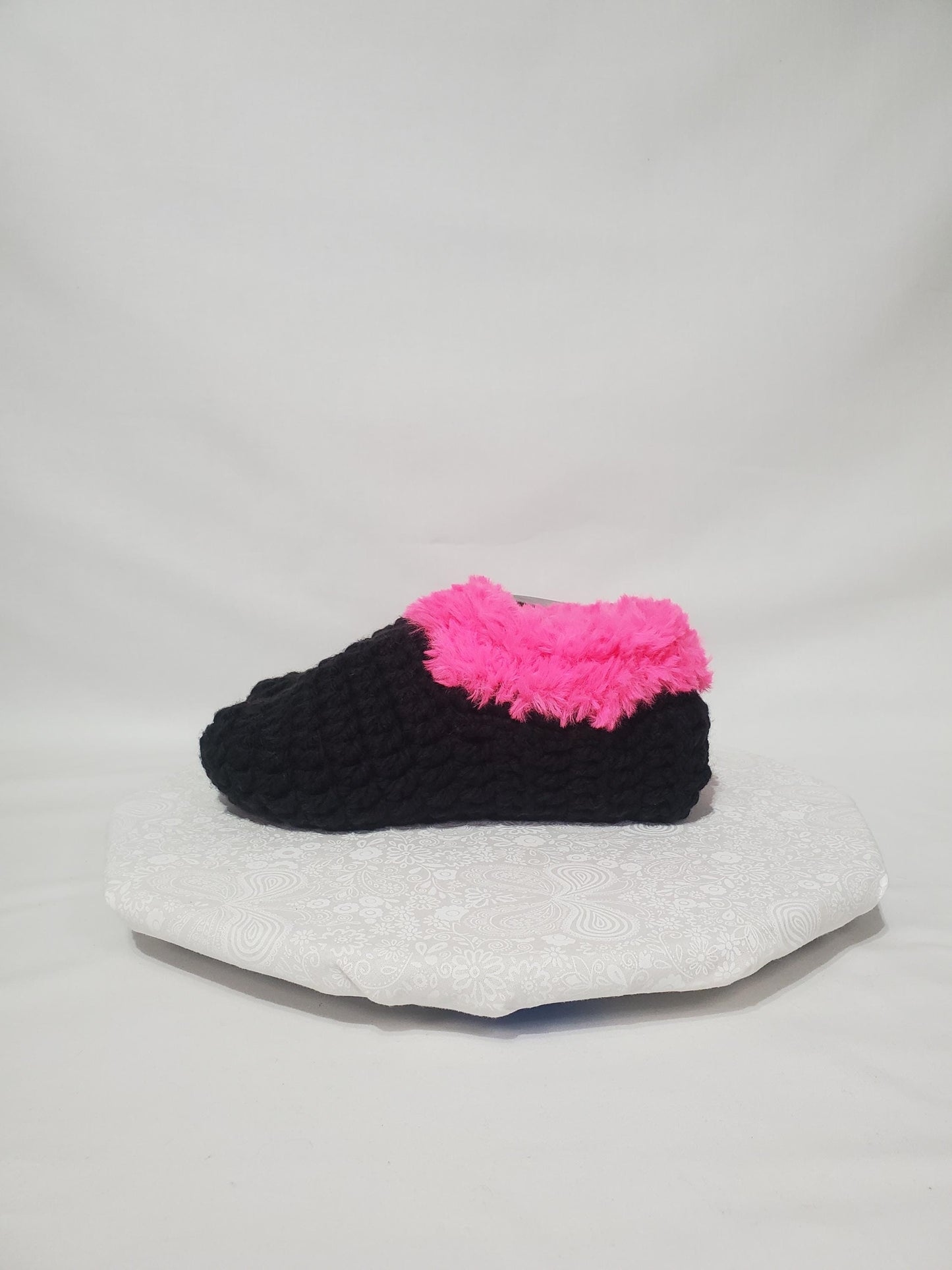 Item S4: Black slippers with pink fur, made with 100% acrylic chunky yarn, Women's size 9/10