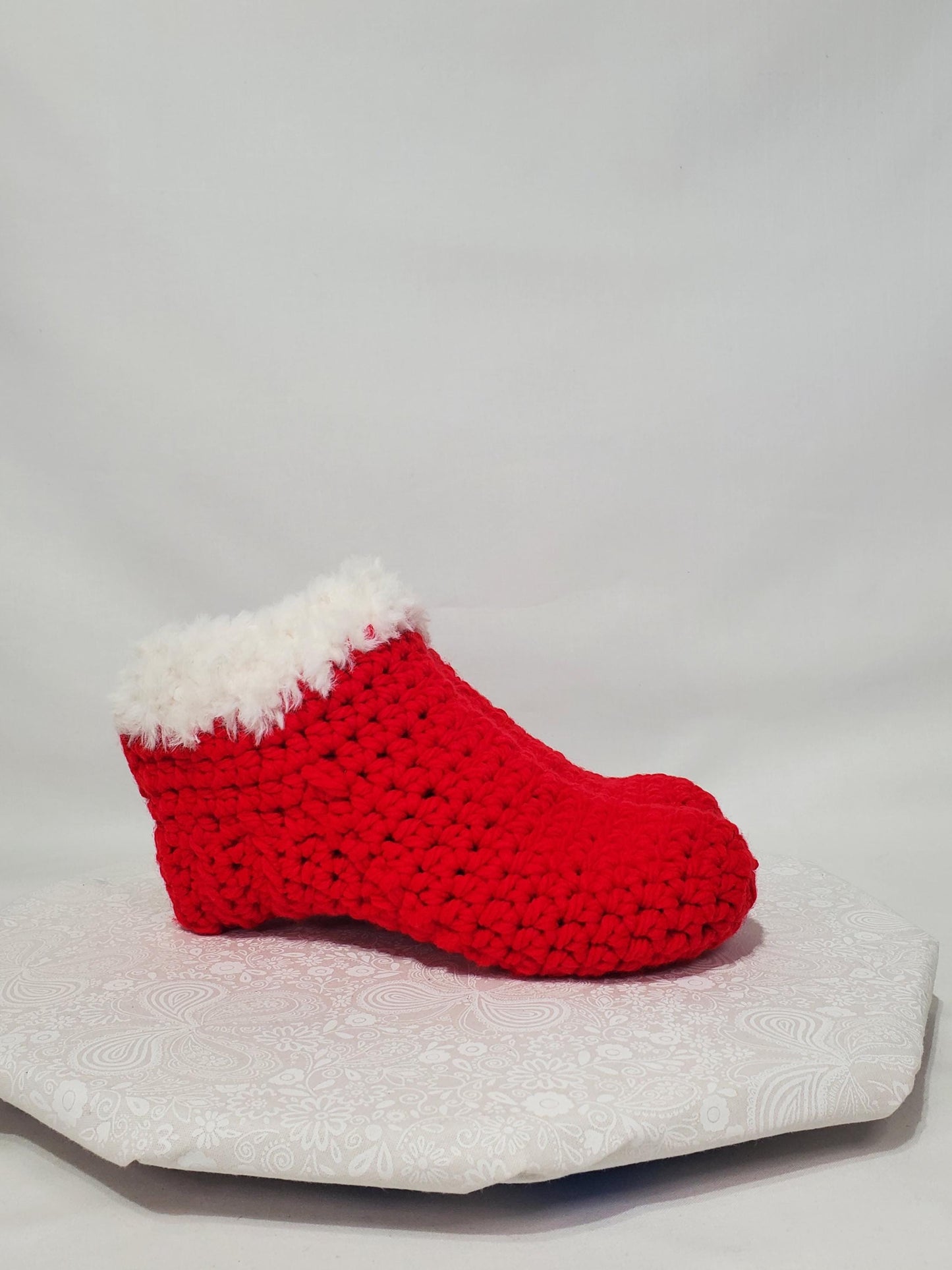 Item S2: Red slippers with white fur, made with 100% acrylic chunky yarn, Women's size 5/6