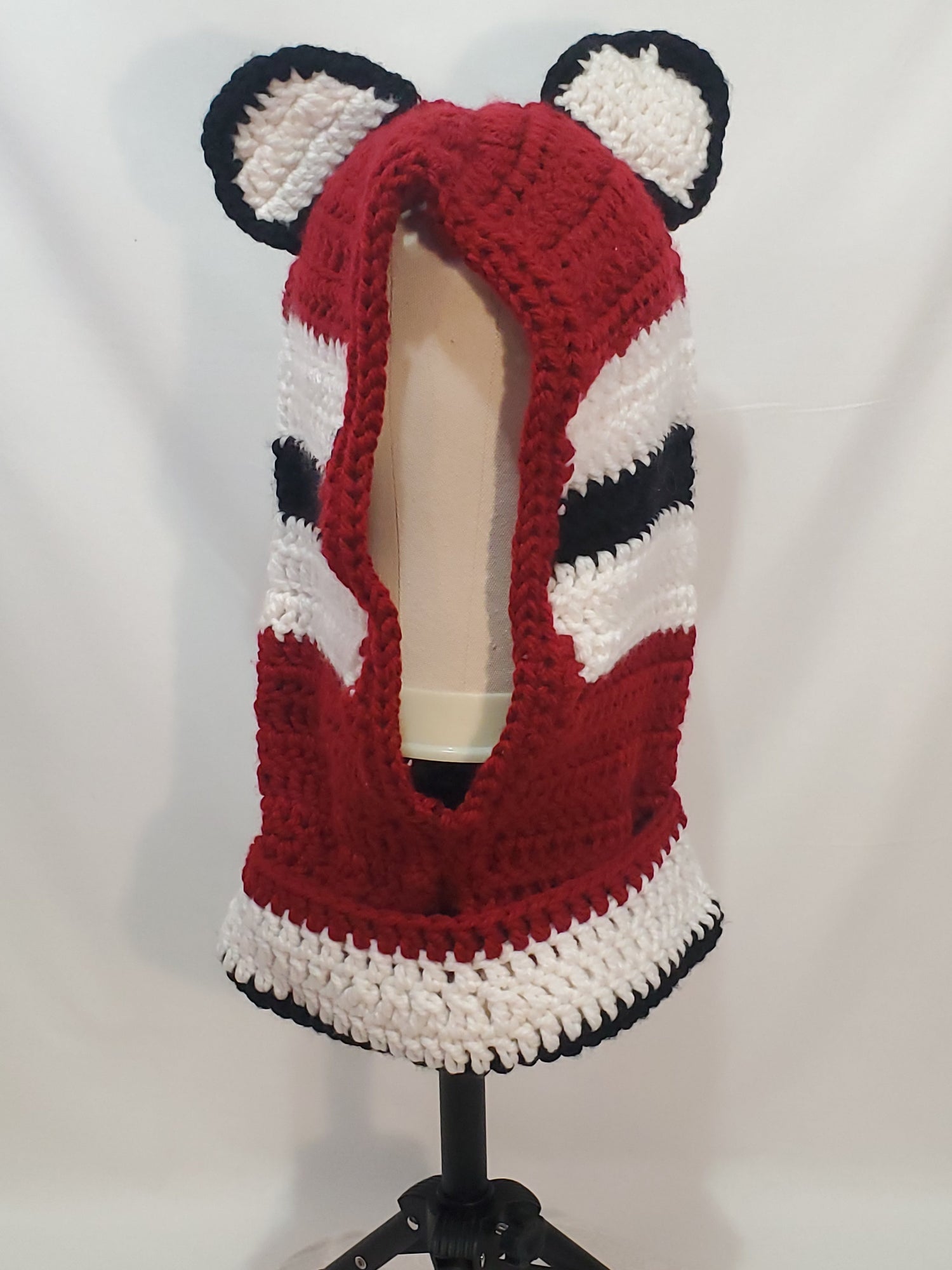 Hats / Beanies / Hoods / Hooded Scarves