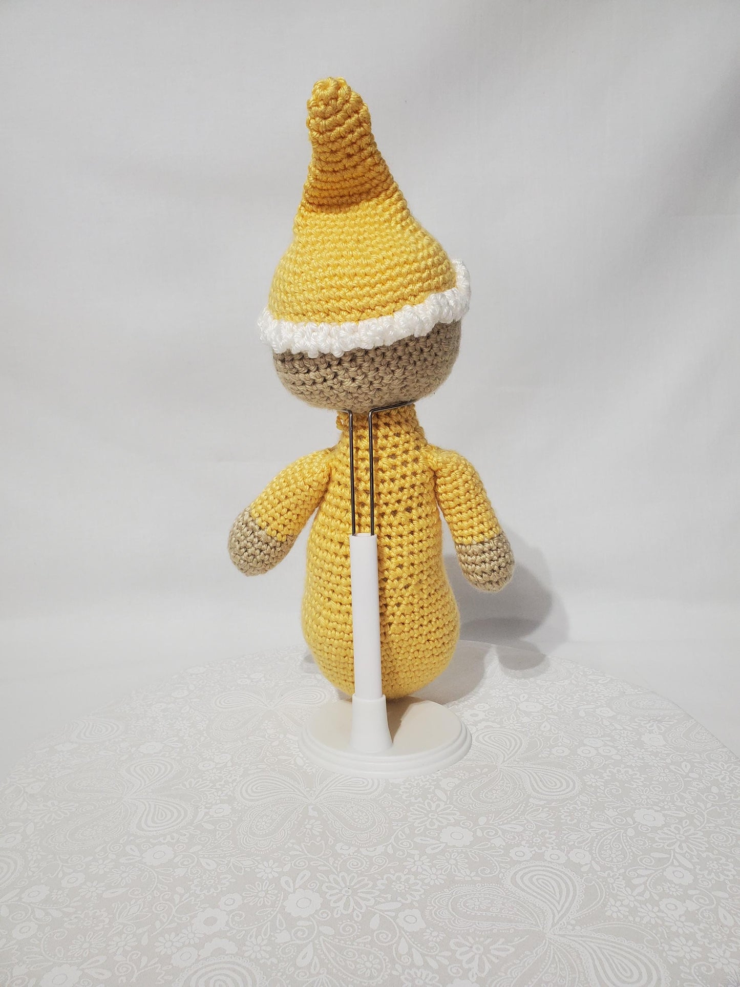 T28: Crochet Sleepy Doll, made with 100% acrylic yarn, approx. 10 in tall