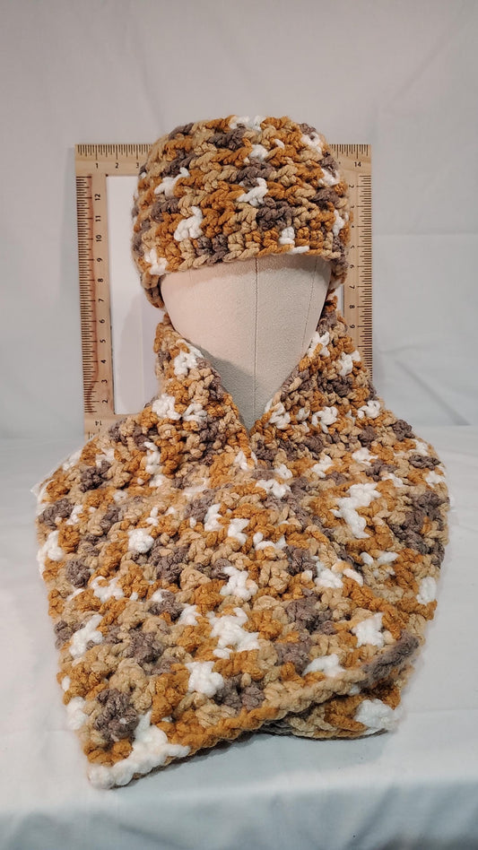 Ear warmer & Scarf set, made with thick 100% acrylic yarn