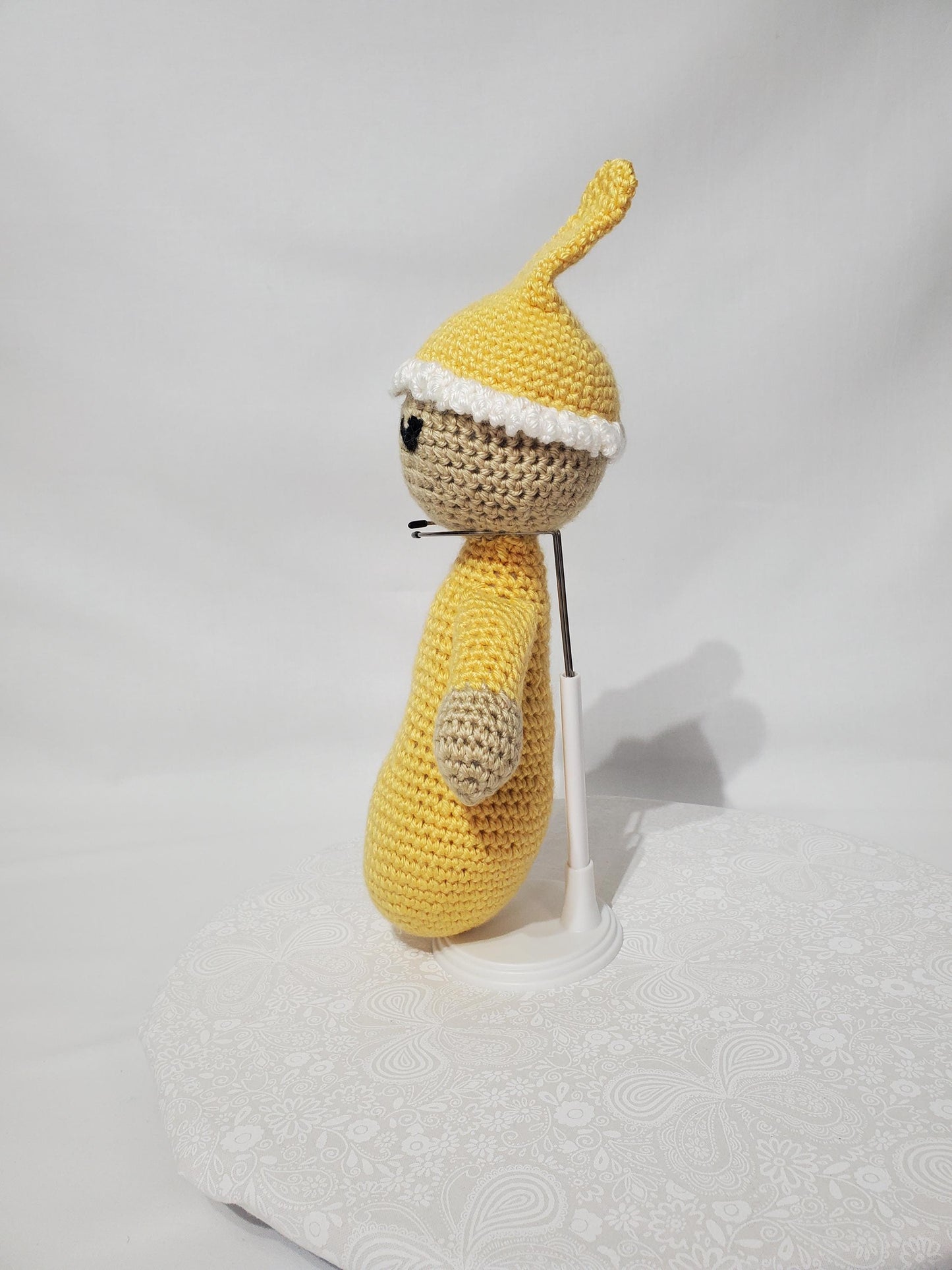 T28: Crochet Sleepy Doll, made with 100% acrylic yarn, approx. 10 in tall